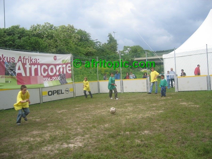 ../Images/afw2006d 280.jpg